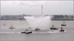 Am 27.08.2010 veranstalteten Schlepper der Reedereien Bugsier und URAG anlsslich der Sail 2010 Bremerhaven ein Schlepperballett auf der Weser. Besonders eindrucksvoll ist dabei der Einsatz der Lschmonitore.