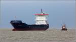 Die 2011 gebaute WES CARINA (IMO 9504035) wird beim Manvrieren auf der Weser Hhe Bremerhaven von einem Schlepper untersttzt. Sie ist 152 m lang, 23 m breit, hat eine GT von 10.585, eine DWT von 13.200 t und eine Kapazitt von 1.036 TEU. Heimathafen ist St. John's (Antigua and Barbuda). 08.07.2012