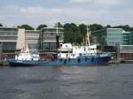 Hamburg a 30.6.03: FAIRPLAY lX ist ein Hochseeschlepper, Bj 1970, 5.200 PS Maschine mit einer Reichweite von 18.000 nautischen Meilen.