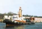 Seeschlepper BUGSIER 7 (Bj.1972,Schichau)Anno 1992 auf der Elbe. Damals lagen noch Asylbewerberwohnschiffe im hamburger Hafen.