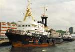 Hamburg 1995: FAIRPLAY XIV, ex HANSEATIC ist ein Hochseeschlepper, Bj.1970, b Schichau i Bremerhaven. Ihre recht sparsame Maschine erlaubte bis zu 100 ununterbrochene Seetage. -  2007 nach Griechenland verkauft.