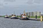 Schlepper Liegeplatz auf der Weser nahe dem Leuchtturm von Bremerhaven.
aufgenommen bei der Überseehafenrundfahrt mit der “Geestemünde”. 16.09.2019 (Jeanny)
