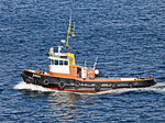 Der 1957 gebaute Schlepper  ROBBE  wurde  am 07. Juli 2016 gesehen bei der Einfahrt in den Hafen von Kiel.