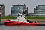 . Schlepper „RT PIONEER“ liegt am Schlepperanleger vor der Einfahrt zum Altenhafen von Bremerhaven.  09.04.2018  (Hans) 