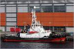 Die 2006 gebaute STRATHDON (IMO 9381794) liegt am 03.05.2017 in Leith. Dieser Schlepper ist 32,50 m lang und 12 m breit, die Maschinenleistung beträgt 3.310 kW, der Pfahlzug 65 t. Heimathafen ist Rochester (Vereinigtes Königreich). Frühere Namen: AZUMA MARU, KEVERNE.