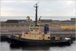 Die 1983 gebaute SEAL CARR (IMO 8208828) liegt am 03.05.2017 im Hafen von Leith. Dieser Schlepper ist 28,80 m lang und 8,60 m breit, die Maschinenleistung beträgt 1.342 kW. Heimathafen ist Leith (Vereinigtes Königreich).