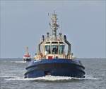 Bei der „Dicke Pötte Tour” auf der Weser mit dem Ausflugsschiff MS  Geestemünde  war diesmal viel los auf der Weser nahe Bremerhaven, im Bild der Schlepper SVITZER VALE der