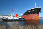 Schlepper SATURNUS beim ersten Einsatz nach Anbringen der Schornsteinmarke von Boluda Towage Europe.