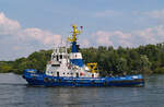 Der mittlerweile unter niederländischer Flagge fahrende Schlepper mit der IMO 7232626 war am 24.08.2006 noch unter dem Namen SERWAL 2 in der nördlichen Zufahrt zum Hafen Szczezin unterwegs.