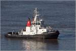 Die 1993 gebaute VB BREMERHAVEN (IMO 9045871) ist Höhe Bremenhaven auf der Weser unterwegs. Dieser URAG-Schlepper ist 31,35 m lang, 10 m breit, hat eine Maschinenleistung von 3.200 kW und einen Pfahlzug von 46 t. Inzwischen trägt er die Farben der spanischen Boluda Group, zu der die URAG inzwischen gehört, als Schornsteinmarke. Heimathafen ist Bremerhaven. Frühere Namen: BREMERHAVEN, ACCURAT. 06.08.2020