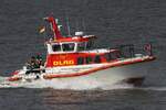 Wasser- und Seenotretter  GREIF 1 (MMSI211397800); Eigner/Betreiber: DLRG; Datum: 30.08.2025; Aufnahmeort: Elbe/Hafen Hamburg, Deutschland.