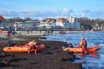 Boote der DLRG am 04.02.2023 in Lübeck-Travemünde