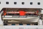 Rettungs- und Beiboot T3 des Kreuzfahrtschiffs AMBIENCE; Datum: 01.12.2025; Aufnahmeort: Elbe/Hafen Hamburg, Deutschland.