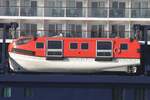 Rettungsboot des Kreuzfahrtschiffs MEIN SCHIFF 7; Eigner/Betreiber: TUI Cruises; Datum: 04.10.2026; Aufnahmeort: Elbe/Hafen Hamburg, Deutschland.