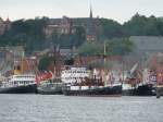 Dampfeisbrecher Wal, Dampfeisbrecher Stettin, Tonnenleger Bussard und Kstendampfer Borysund beim Dampfrundum in Flensburg, 12.07.2009.