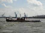 WASSERBOOT  I  (ENI 05105080) am 5.8.2011, Hamburg, Norderelbe Höhe Überseebrücke /
gebaut 1911 / Lüa: 24,88 m / Wasserkapazität: 150 t, Pumpleistung: 280m³/h / Eigner: Jacobsen & Cons., Hamburg /
Ein Wasserboot ist ein kleines Tankschiff, das die im Hafen oder auf Reede liegenden Schiffe mit Trinkwasser versorgt.

