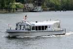 Die Glienicke von der Berliner Senatsverwaltung für Stadtentwicklung am 26.04.2017 aus der Spree zu Tal kommend zu Berg in die Havel einbiegend. Weitere Zahlen waren leider nicht am Boot kenntlich.