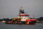 Das Spezial-Schiff Arkona auf dem Seeweg von Rostock nach Stralsund beim Auslafen am Morgen des 27.08.2023 in Warnemünde.