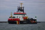 Das Spezial-Schiff Arkona beim Einlaufen am Morgen des 17.05.2025 in Warnemünde.