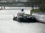 Heckansicht des Taucherschiffes Biber (05036790) am 26.01.2017 auf der Spree in Berlin-Charlottenburg zw.