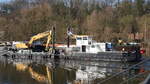 WSA Arbeitsschiff HUDE, ENI 05041670, im Unterwasser der Schleuse Lauenburg/Elbe; 18.02.2019  