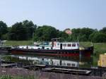 Eisbrecher Tmmler vom WSA Magdeburg an seinem Liegeplatz in Calbe an der Saale im Juni 2010.