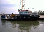 Tonnenleger WULF ISEBRAND hat im Hafen Büsum festgemacht, Juni 2008