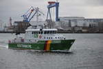 Zollboot Hiddensee beim Auslaufen am 08.02.2019 in Warnemünde