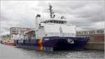 Die 2009 gebaute HELGOLAND (IMO 9500364) in ihren Heimathafen Cuxhaven, inzwischen auch im blauen Rumpfanstrich. Dieser in SWATH-Technologie gebaute Zollkreuzer ist 49,35 m lang, 19,00 m breit und hat einen Tiefgang von 4,55 m. 08.07.2019