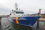 Zollboot PRIWALL am 11.1.2020 im Hafen von Lübeck-Travemünde