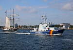 Zollboot HIDDENSEE beim Auslaufen am 08.08.2021 in Warnemünde