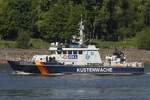 Zollschiff NIEDERELBE (IMO 9015943); Eigner/Betreiber: Zoll; Datum: 08.05.2026; Aufnahmeort: Elbe/Hafen Hamburg, Deutschland. Das Bild entstand anl�sslich der Einlaufparade zum 837. Hafengeburtstag.