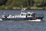 Zollschiff OEVELG�NNE (MMSI 211307170); Eigner/Betreiber: Zoll; Datum: 26.04.2026; Aufnahmeort: Elbe/Hafen Hamburg, Deutschland.