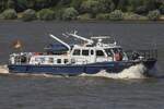 Zollschiff SCHULAU (ENI 04606570); Eigner/Betreiber: Zoll; Datum: 26.08.2026; Aufnahmeort: Elbe/Hafen Hamburg, Deutschland.