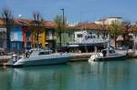 Drei unterschiedliche Boote  ( V.2062 , V.5819 , V.913 ) der  Guardia di Finanza  ( Finanzpolizei / Finanzwache ) im Hafen von Rimini / Adria; 15.04.2015  