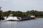 GMS RHENUS ORSOY (ENI:04029200) L.110 m B.10,54 m T 2231 Flagge Deutschland auf dem DEK am 26.09.2023 am Dattelner Meer.