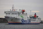 Die StenaLine Fähre URD(Heimathafen Kalundborg)auf dem Seeweg von Rostock-Überseehafen nach Trelleborg beim Auslaufen am 18.02.2024 in Warnemünde.