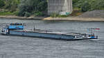 Ende Mai 2025 war das Gütermotorschiff RHOENLAND (ENI: 04701080) auf dem Rhein bei Duisburg zu sehen.