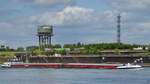 Im Mai 2025 war der Koppelverband SALVADORA (ENI: 02329967) und SALVADORA II (ENI: 02330113) auf dem Rhein bei Duisburg zu sehen.