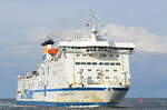Die HUCKLEBERRY FINN IMO-Nummer:8618358 Flagge:Schweden Länge:176.0m Breite:26.0m Baujahr:1988 Bauwerft:Schichau Seebeck,Bremerhaven einnlaufend nach Travemünde am 15.07.25