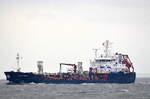 Die STOLT PELICAN IMO-Nummer:9016882 Flagge:Großbritannien Länge:100.0m Breite:16.0m Baujahr:1996 Bauwerft:Baltic Shipyard,St.Petersburg Russland passiert die Alte Liebe Cuxhaven am 17.07.25