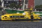 Hadag Hafenfähre GRASBROOK; Eigner/Betreiber: Hadag; Aufnahmeort: Elbe/Hafen Hamburg, Deutschland; Datum: 14.07.2025; Info: Aktuell neuester Flottenzugang der Hadag.  Das bild zeigt die Grasbrook unmittelbar nach der offiziellen Indienststellung ...