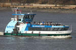 Hadag Hafenfähre ST.PAULI; Eigner/Betreiber: Hadag; Aufnahmeort: Elbe/Hafen Hamburg, Deutschland; Datum: 20.02.2014; Info:(ENI 05116250) Hafenfährschiff HADAG-Typ 2000 / Lüa 29,97 m, B 8,06 m, Tg 1,5 m / 2 Diesel, ursprünglich Cum ...