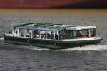 Hafenbarkasse BIRGIT EHLERS; Eigner/Betreiber: Ehlers; Aufnahmeort: Elbe/Hafen Hamburg, Deutschland; Datum: 01.07.2025; Info: (H 6014) Sinksichere Barkasse / Lüa 16,64 m, B 4,66 m / 1 Diesel, Iveco, 85 kW, 116 PS / max. 75 Fahrg. / 2006 bei Felt ...