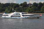 Fahrgastschiff FANTASIA; Eigner/Betreiber: Reederei Rainer Abicht; Aufnahmeort: Elbe/Hafen Hamburg, Deutschland; Datum: 19.07.2025; Info: (ENI 04032950) Ex-Namen: BUGA KOBLENZ 2011 (2003-2013, KD), JEVERLAND (2001-2002, HADAG), JEVERLAND (2002-2011,  ...