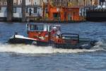 Schlepper JÖRN; Eigner/Betreiber: Reederei Walter Lauk; Aufnahmeort: Elbe/Hafen Hamburg, Deutschland; Datum: 10.06.2015; Info: Das Bild zeigt die JÖRN unterhalb der St.Pauli Landungsbrücken.