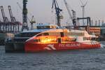 Katamaranfähre HALUNDER JET (neu); Eigner/Betreiber: FRS Helgoline; Aufnahmeort: Elbe/Hafen Hamburg, Deutschland; Datum: 28.07.2025; Info: (IMO 9825295) Lüa 56,4 m, B 14 m, Tg 2,5 m / 4 Diesel, MTU 16V4000M63L, ges. 8.960 kW (12.182 PS), 4  ...