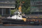 Schlepper MICHEL; Eigner/Betreiber: P&A; Aufnahmeort: Elbe/Hafen Hamburg, Deutschland; Datum: 19.07.2025; Info: (IMO 9689081) Doppelhüllen-Assistenz-Schlepper / Typ: Damen ASD 2913 / Lüa 28,9 m, B 13,23 m, Tg 5,4 m / 2 Diesel, Caterpillar 3 ...