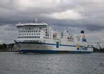 TT-Line Fähre Tinker Bell auf dem Seeweg von Trelleborg nach Travemünde via Rostock beim Auslaufen am 24.08.2025 in Warnemünde.