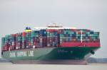 Der aufgrund eines Ruderschadens auf der Elbe bei Lühe auf Grund gelaufene Containerriese CSCL Indian Ocean IMO-Nummer:9695157 Flagge:Hong Kong Länge:400.0m Breite:59.0m Baujahr:2015